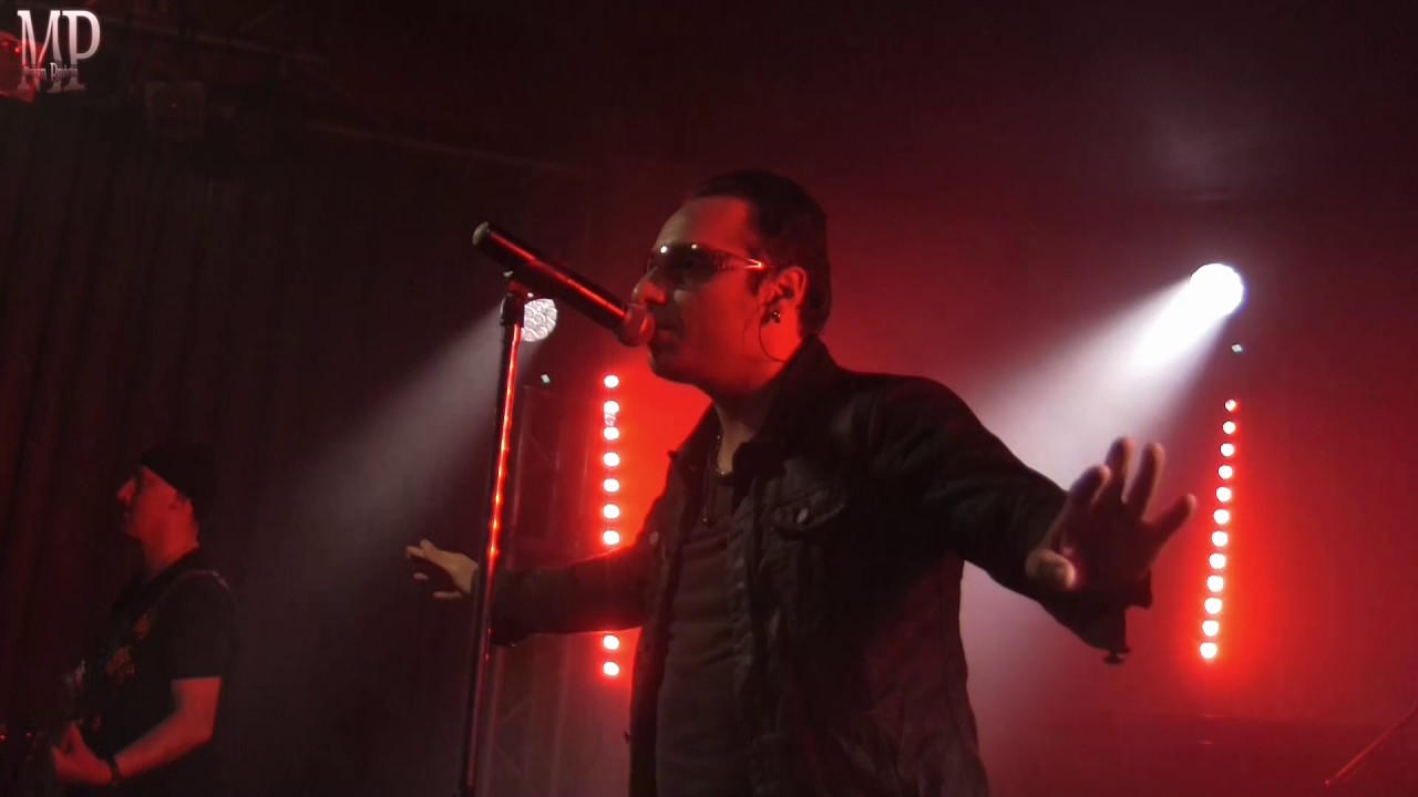 Velvet Dress - Sunday Bloody Sunday (Live)