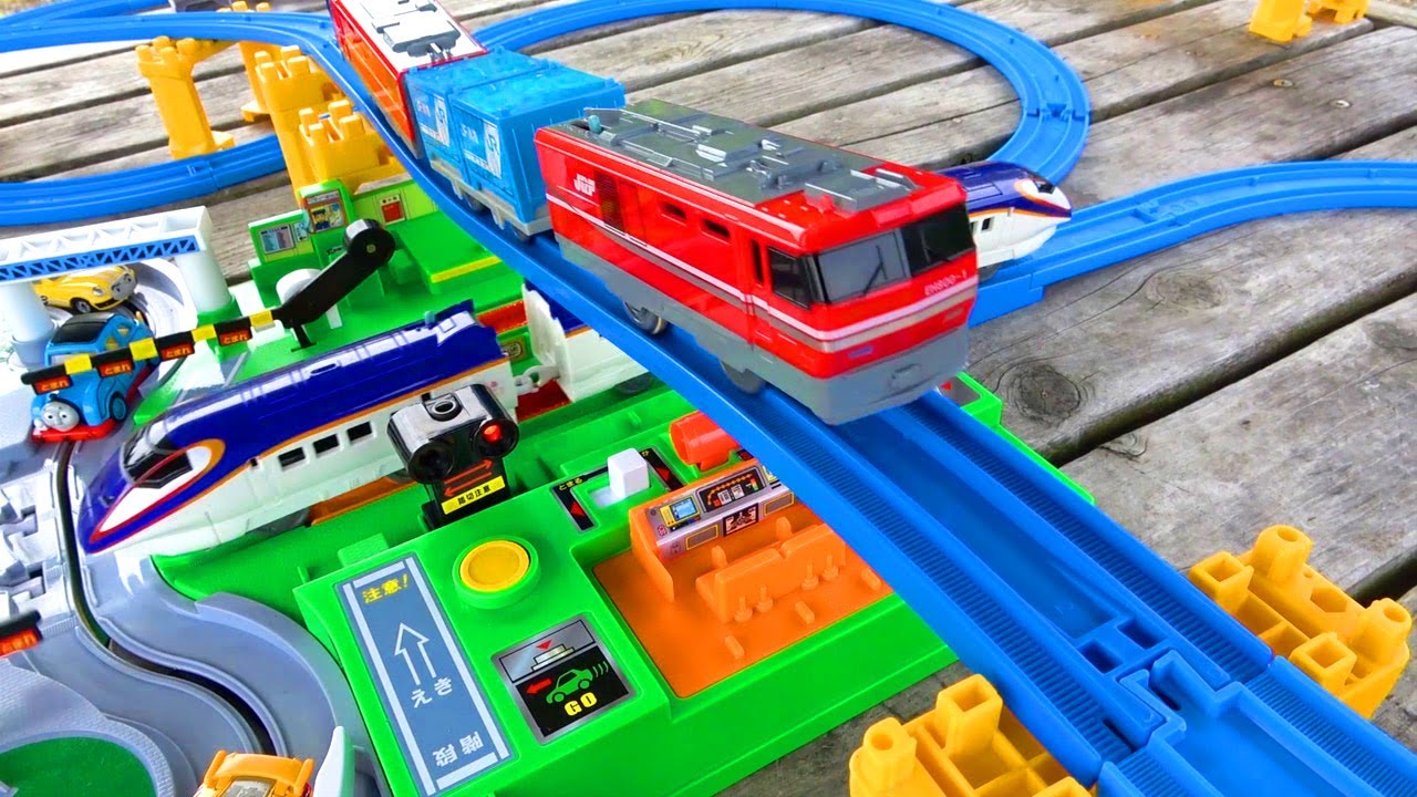 Japanese Train Plarail☆Kankan Railroad Crossing & Disney Cars Tomica