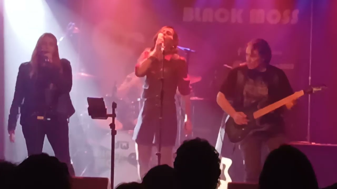 NESSA EN DIRECTO CON BLACK MOSS