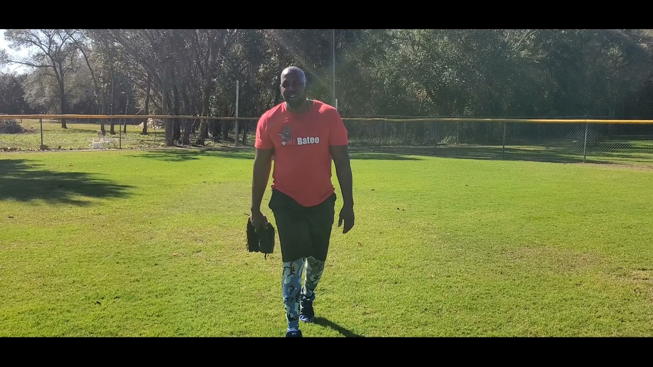 My first video in Spanish and English for outfielders