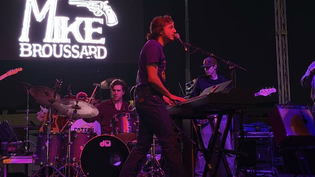 Mike Broussard Band Le Festival de mardi Gras cajun field Lafayette Louisiana 2026