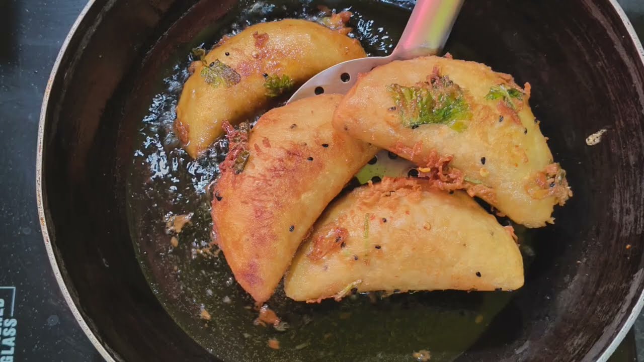 আলু ও আটা দিয়ে ঝটপট দারুন মুচমুচে সকাল বিকালের নাস্তা রেসিপি। টিফিন রেসিপি। Nashta recipe 