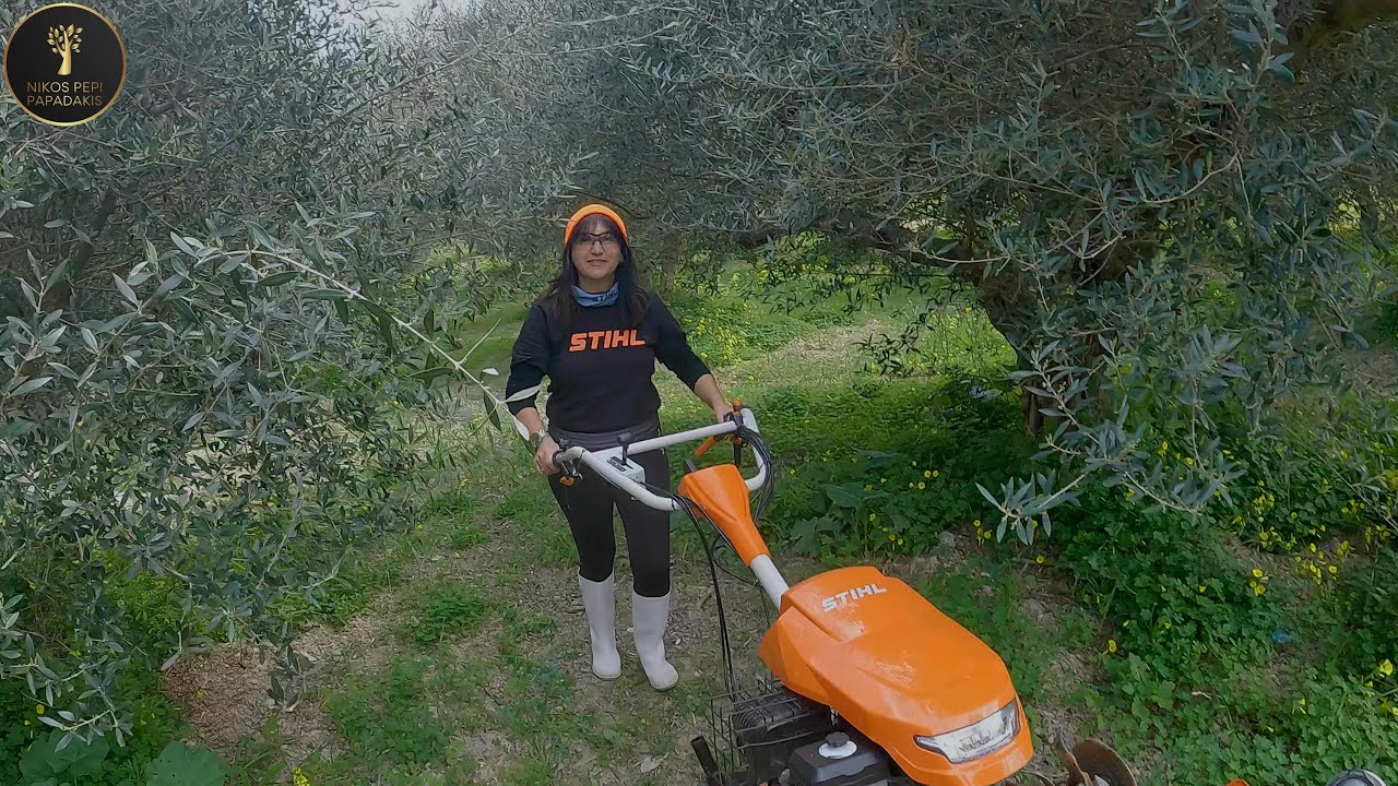 Γόνιμο έδαφος με φρέζα STIHL MH 700 στον ελαιώνα