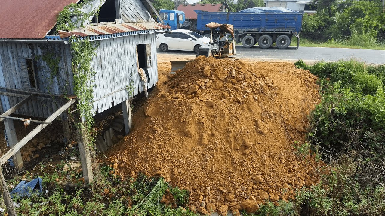 Amazing Landfill Work! Fill Soil Around Abandoned House Use Dump Truck & D20P Dozer Push into Water