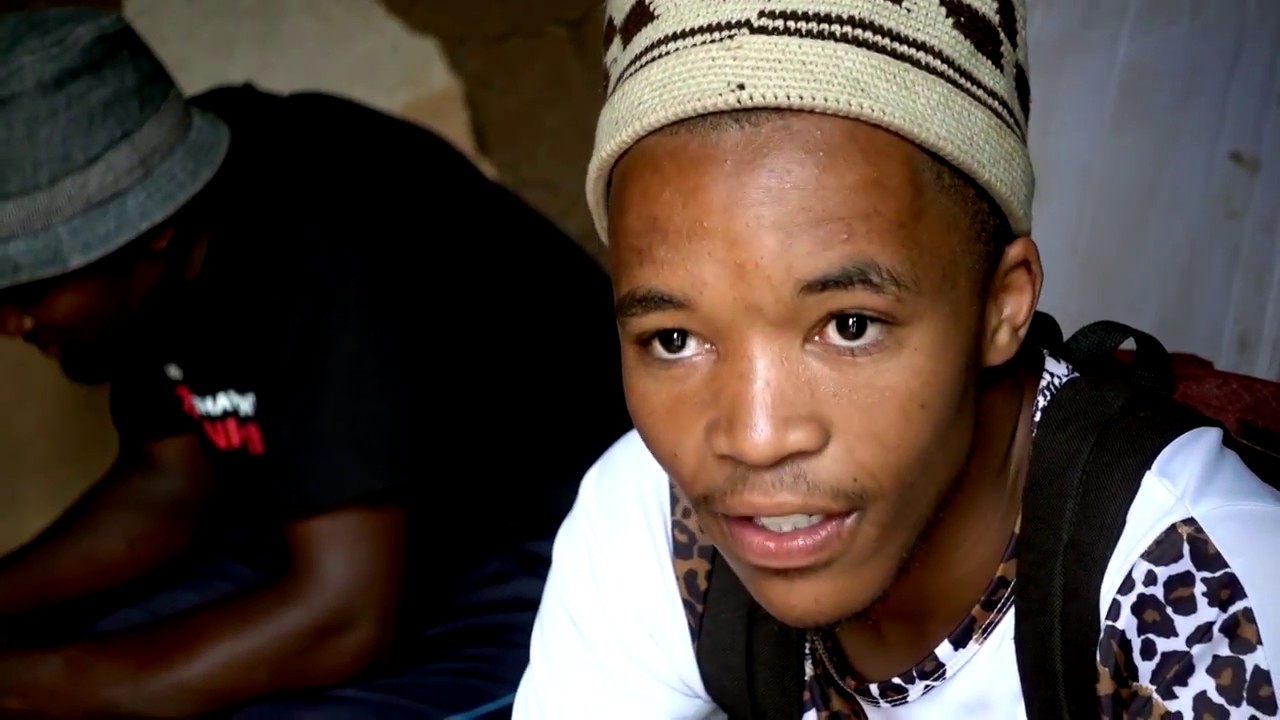 The praise singer - Akhona Bhodl'ingqaka Mafani