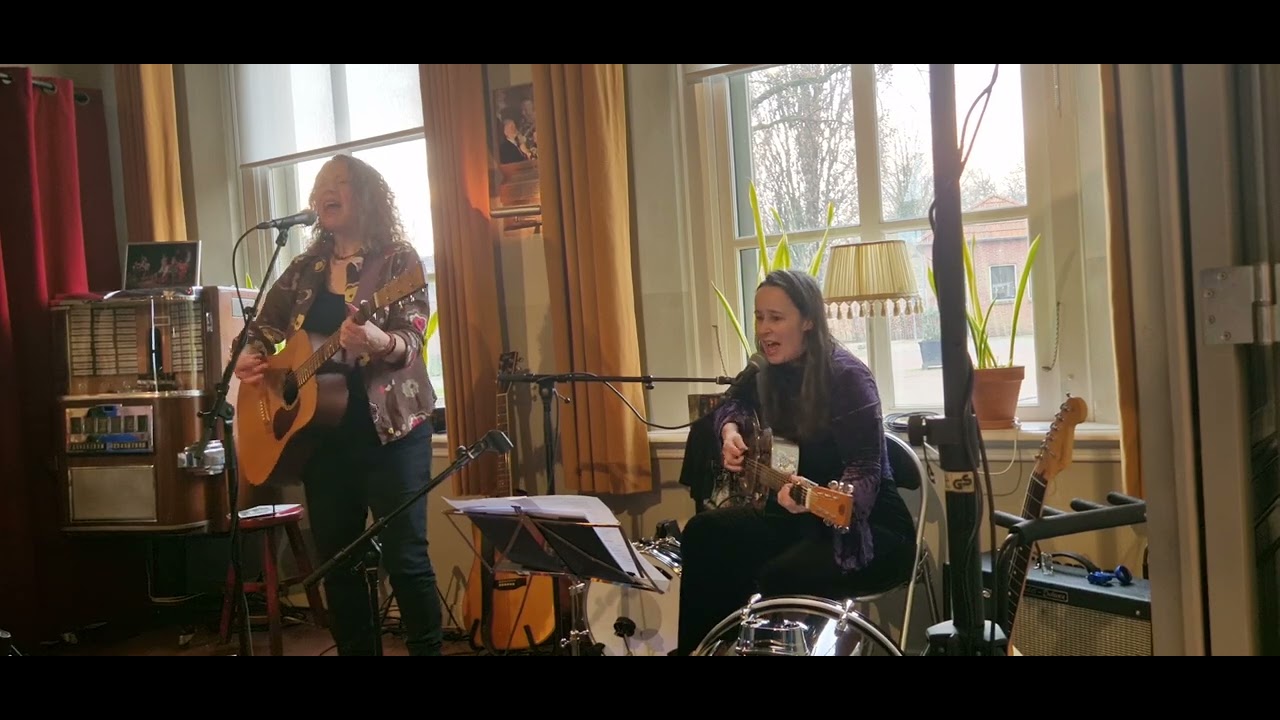 Miss Those Days live @ Herberg De Pol (Liseth Horsten & Merel van de Keer)