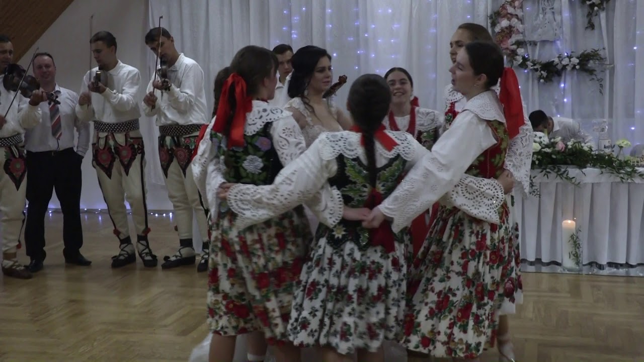 Peter a Romana - čepčenie - Dievčenská spevácka skupina z Hladovky, 30. 5. 2020