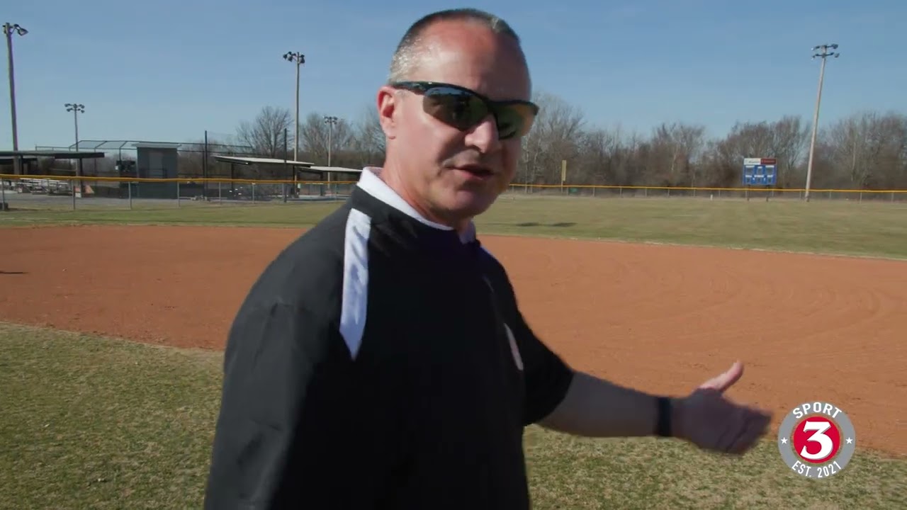 Baseball   Baserunner Leads and Reads from Second Base--Coach Tommy Myers
