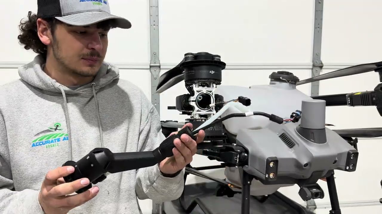 How to remove a DJI Agras T40 spray lance