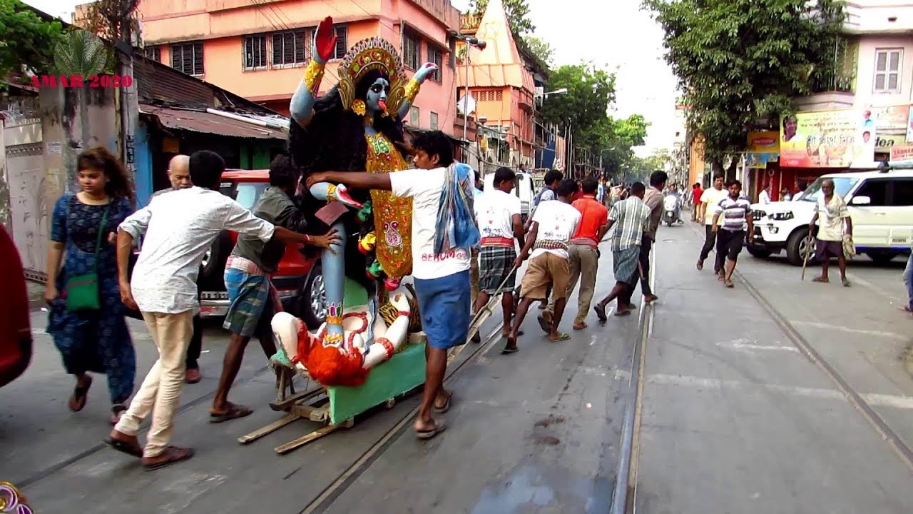 KALIPUJA 2018 KOLKATA | MAA KALI TOWARDS DEVOTEE'S HOUSE FROM KUMORTULI
