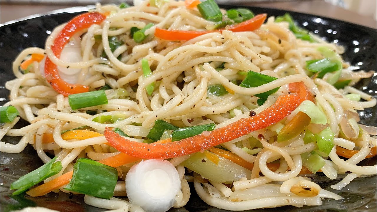 How to make vegetable hakka noodles restaurant style at home-Hakka noodles -veg chowmin 