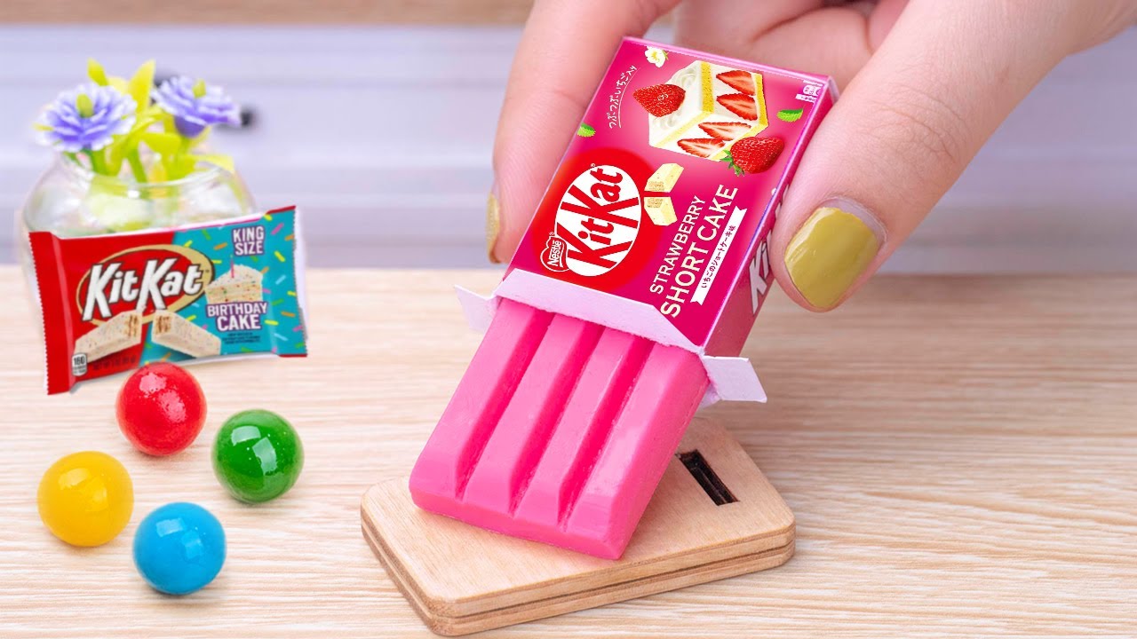 Amazing KitKat Cake Dessert | Delicious Miniature Pink KitKat Chocolate Cake Decorating, KitKat Idea