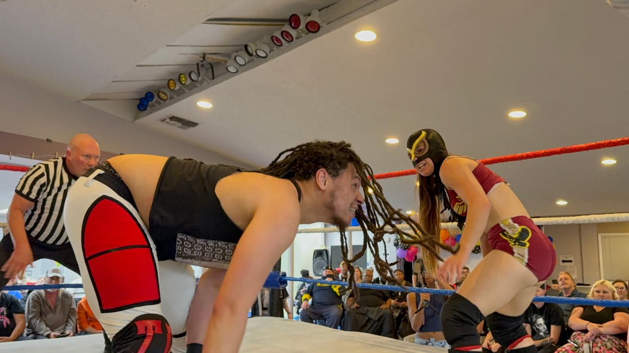 Maxximillian vs Stella Buho