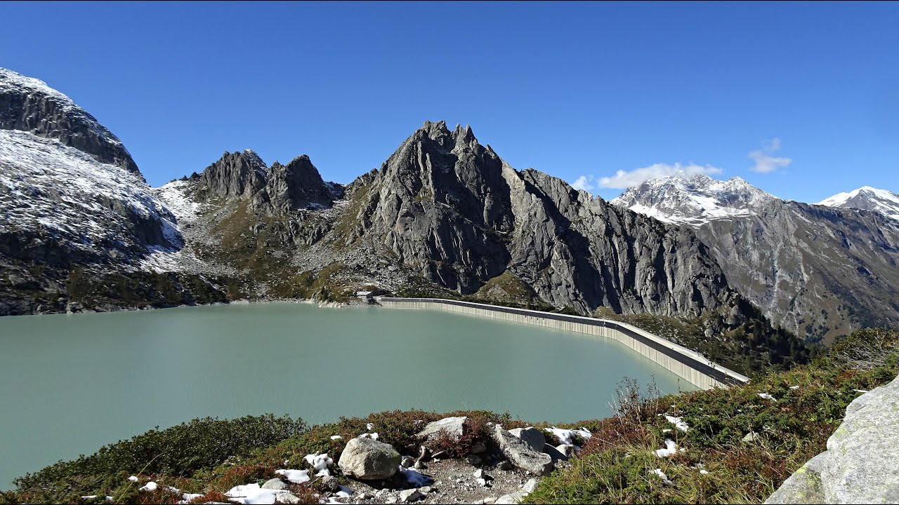 Val Bregaglia Capanna da l'Albigna CH