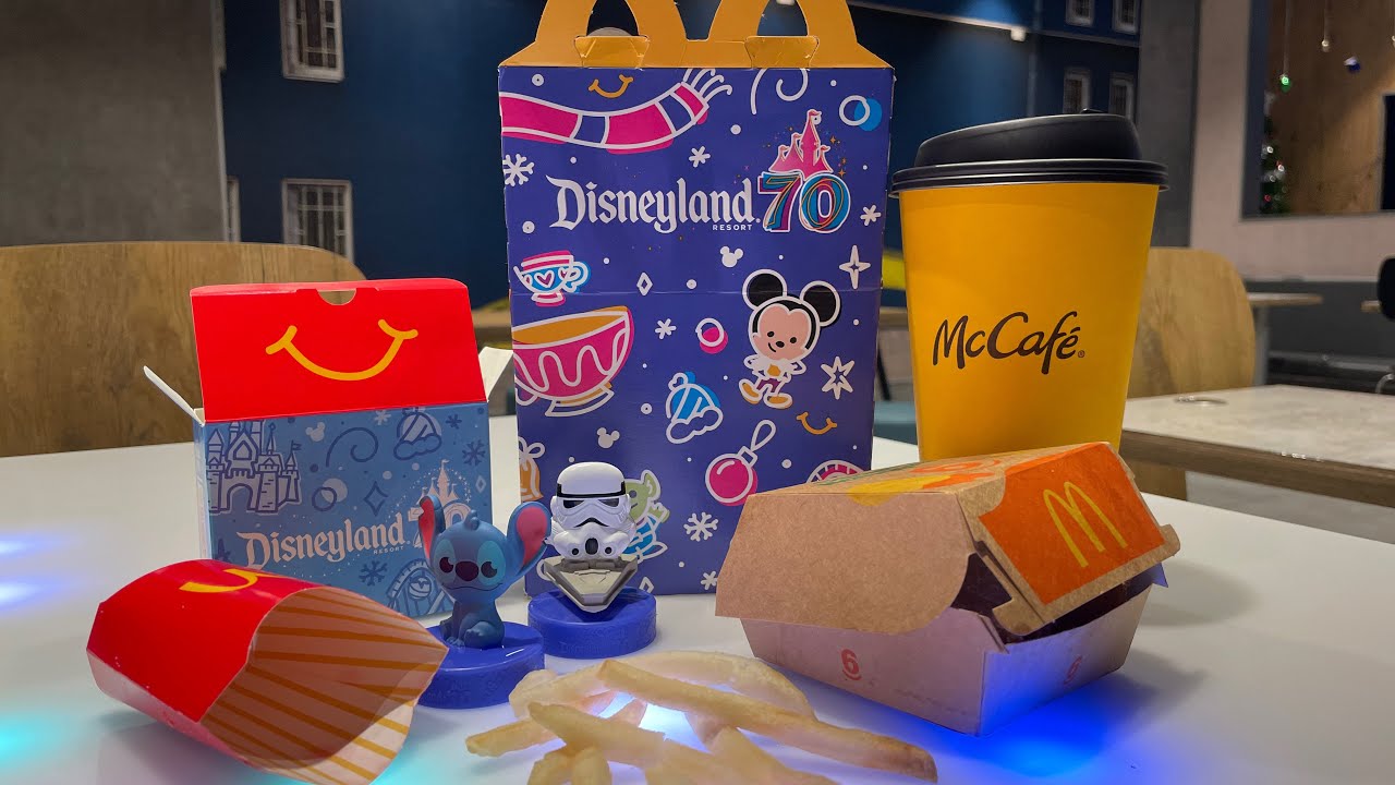 2 ИГРУШКИ в каждом Хэппи Миле?! McDonald’s Disneyland празднует 70-летие | 70 коллекционных игруш...