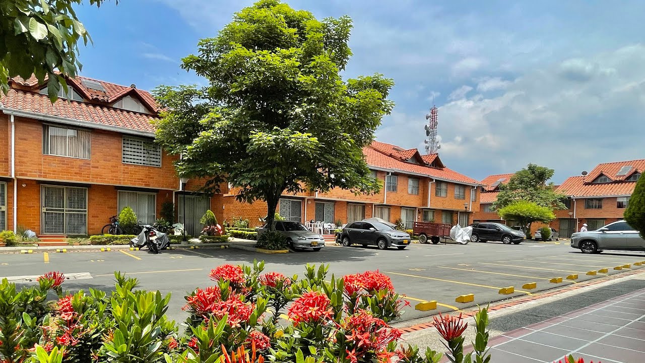 🟣CASA EN VENTA PRADOS DEL LIMONAR /CALI/CÓDIGO: 267/CONTÁCTANOS ☎️+57 305 254 4559