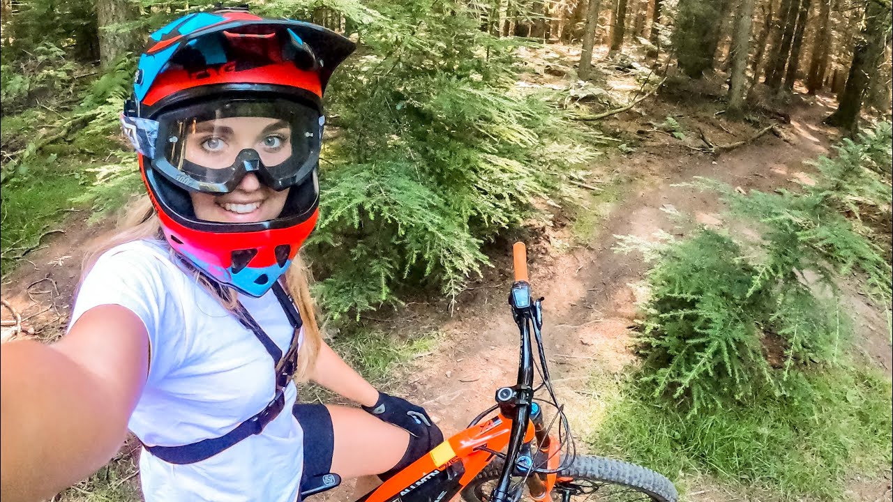 I CRASHED GOING DOWN BLACK DOWNHILL TRAILS!