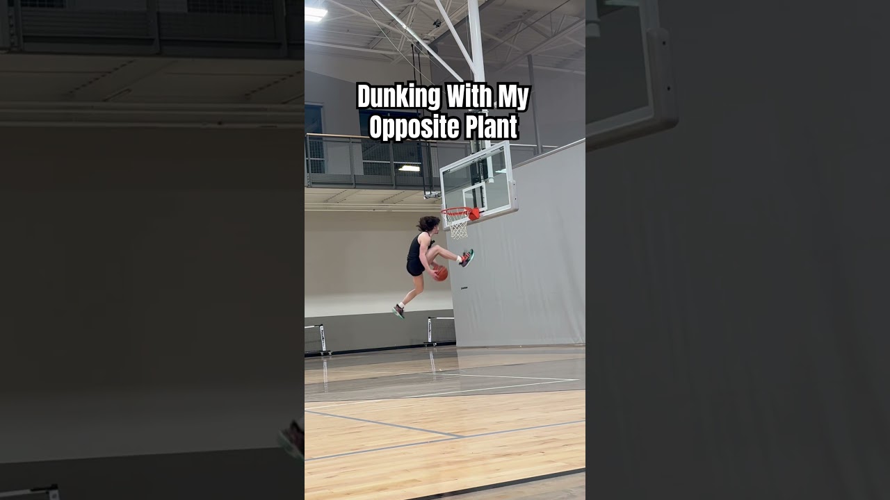 Dunking with my opposite plant and my main plant #shorts