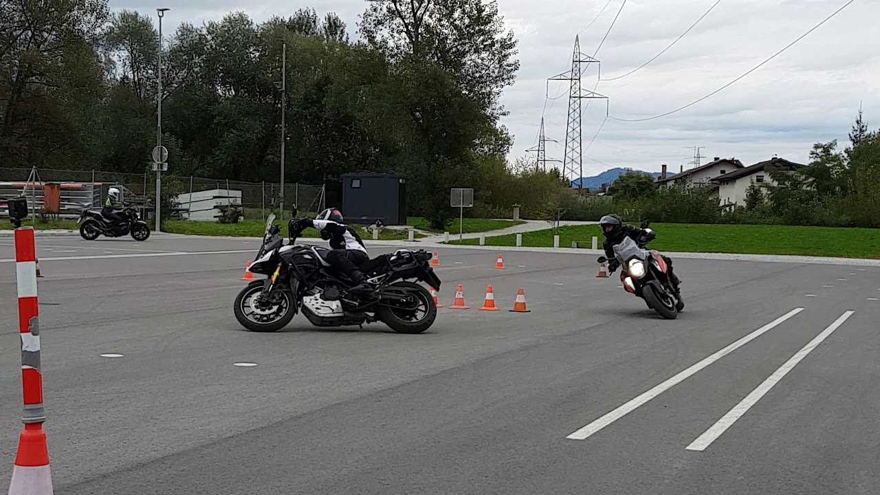 KTM Superduke & Suzuki V-Strom Tail chase  Motogymkhana