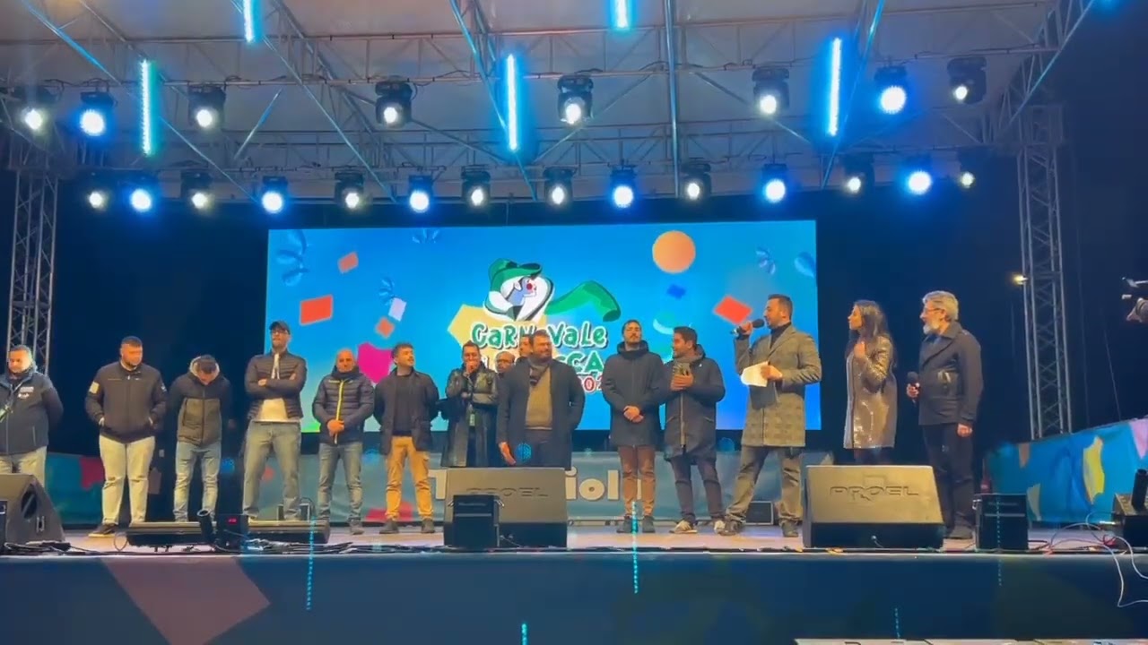 Il momento della classifica finale del Carnevale di Sciacca con l'apertura delle buste