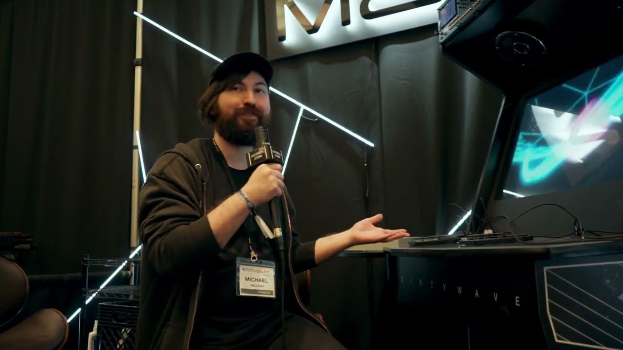 M8 presented by Mikey at Synthplex 2022