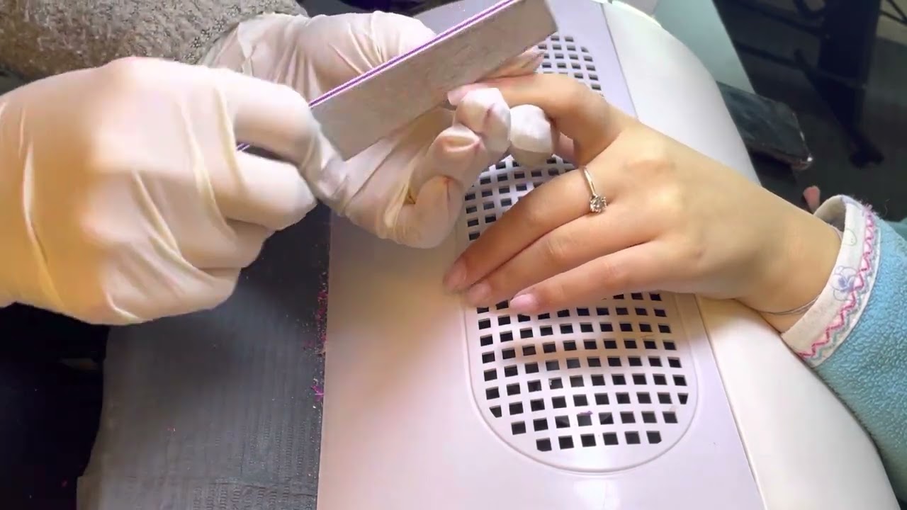 How to remove gel color/ gel/ rubber base/ and manicure/ كيفية اذالة الجل عن الاظافر مع تنظيف الجلد