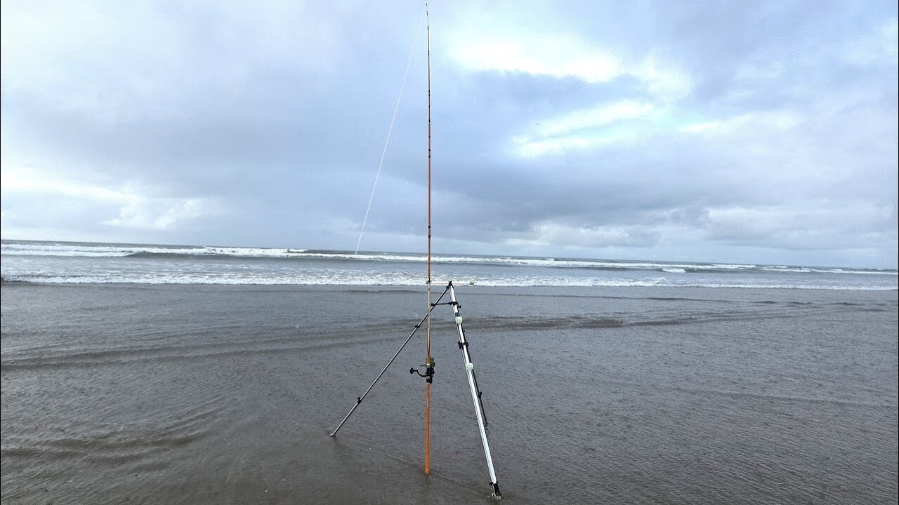 BASS FISHING IN ROUGH SEAS | CAN WE FINISH BASS SEASON IN STYLE ?W/@ADBfishing SEA FISHING UK
