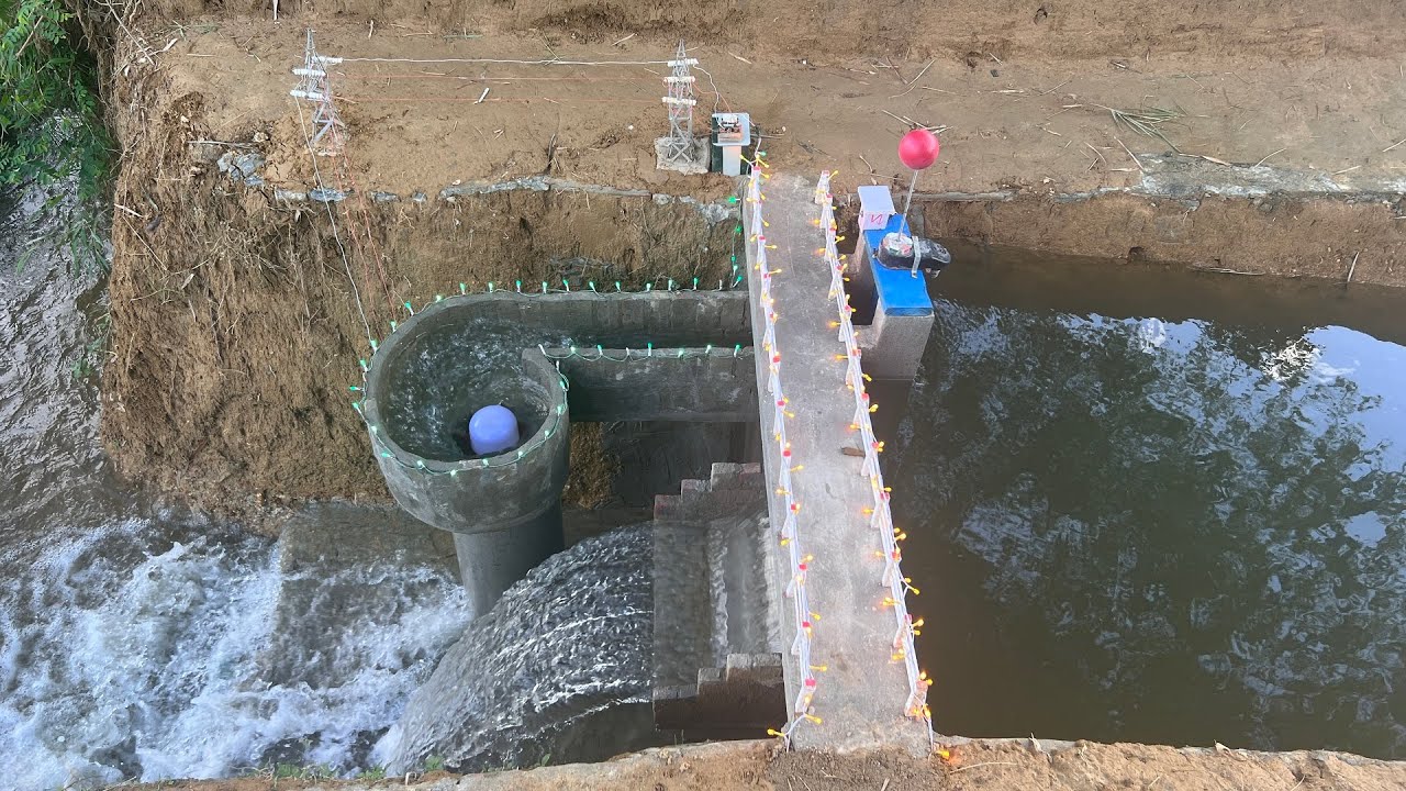 Hydroelectric power building with an extremely powerful unit