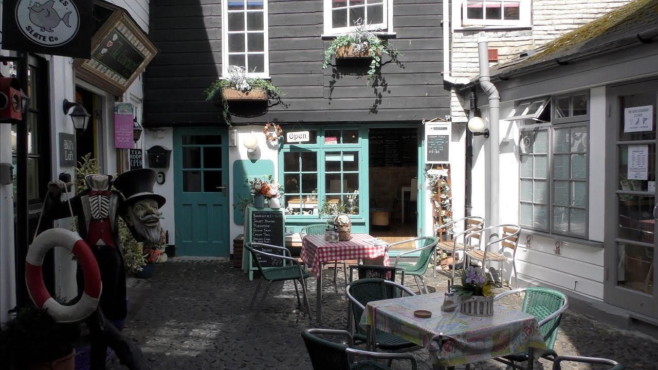 THAT AUGUST FORE STREET VIBE WITH THE St IVES BUSKERS