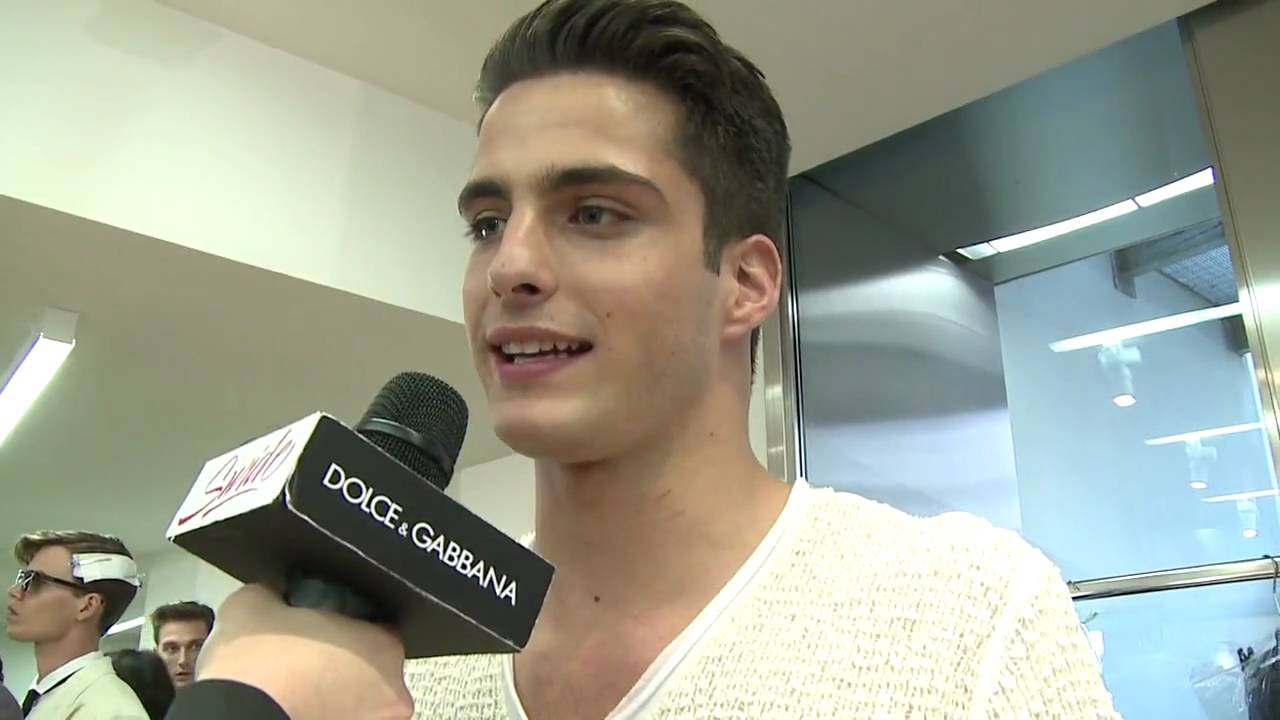 Backstage Dolce&Gabbana Spring Summer 2011 man with the models