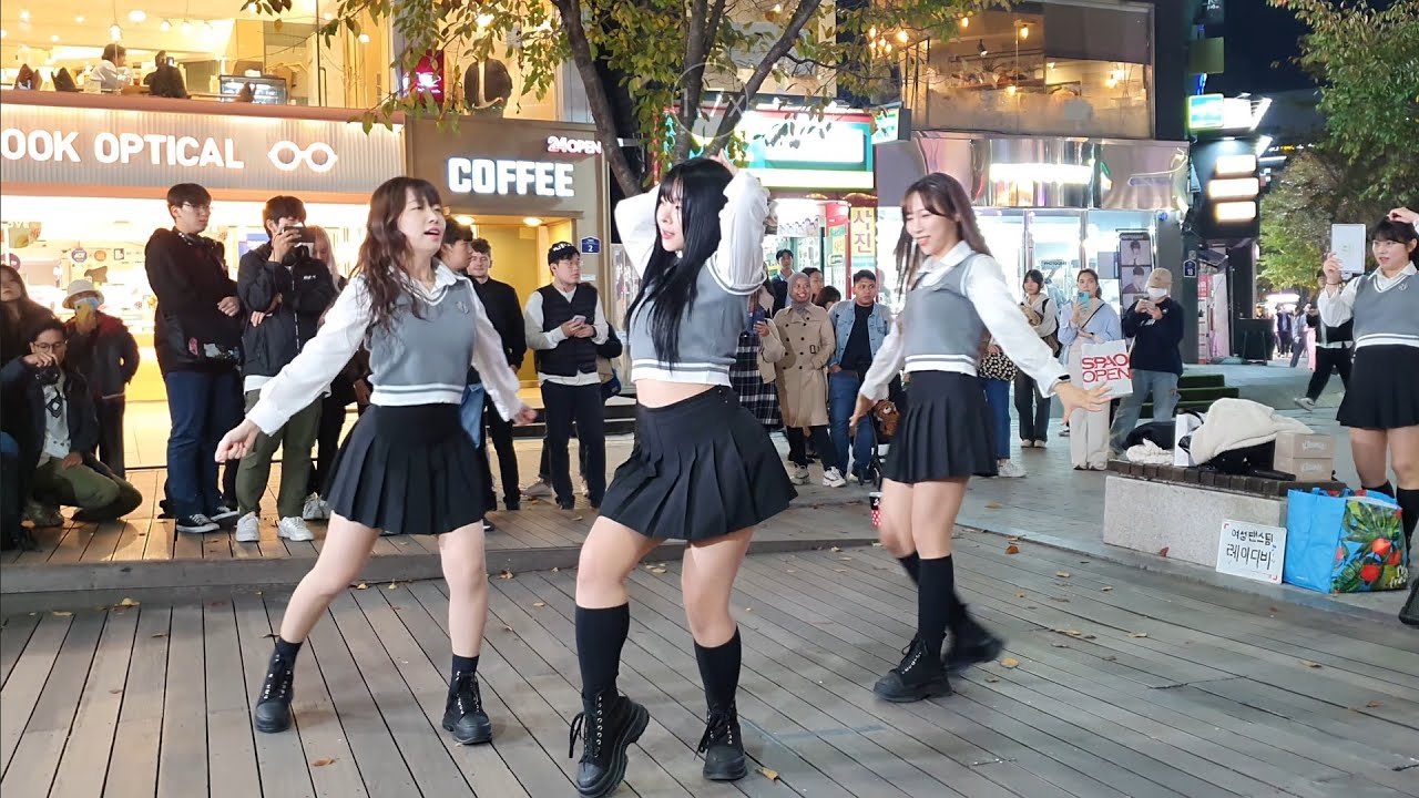 [STREET ARTIST] LADY B. INTERACTIVE SINCHON BUSKING. 231030.