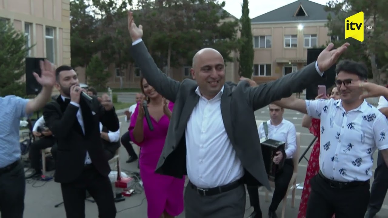 Emin Əmrullayev internat məktəbində təhsil alan gənclərin toy mərasimində
