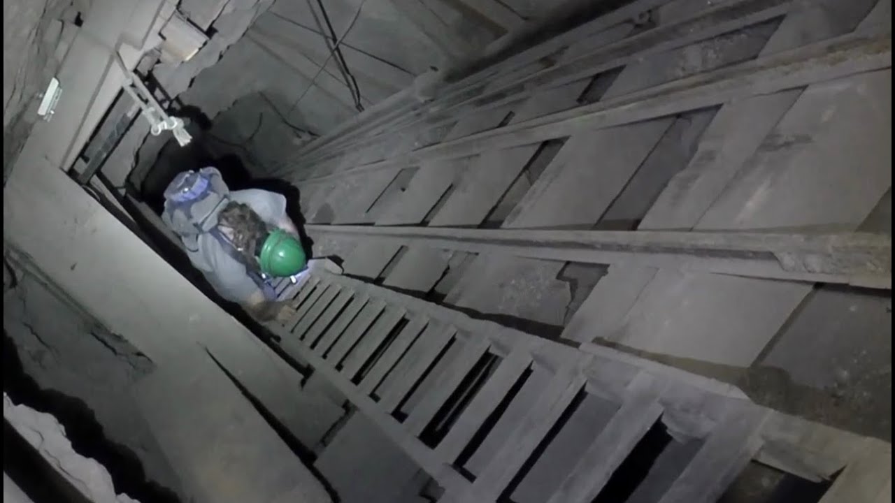 Exploring Over 5000 Feet of Tunnels in a Massive, Abandoned Mine (Part 3)