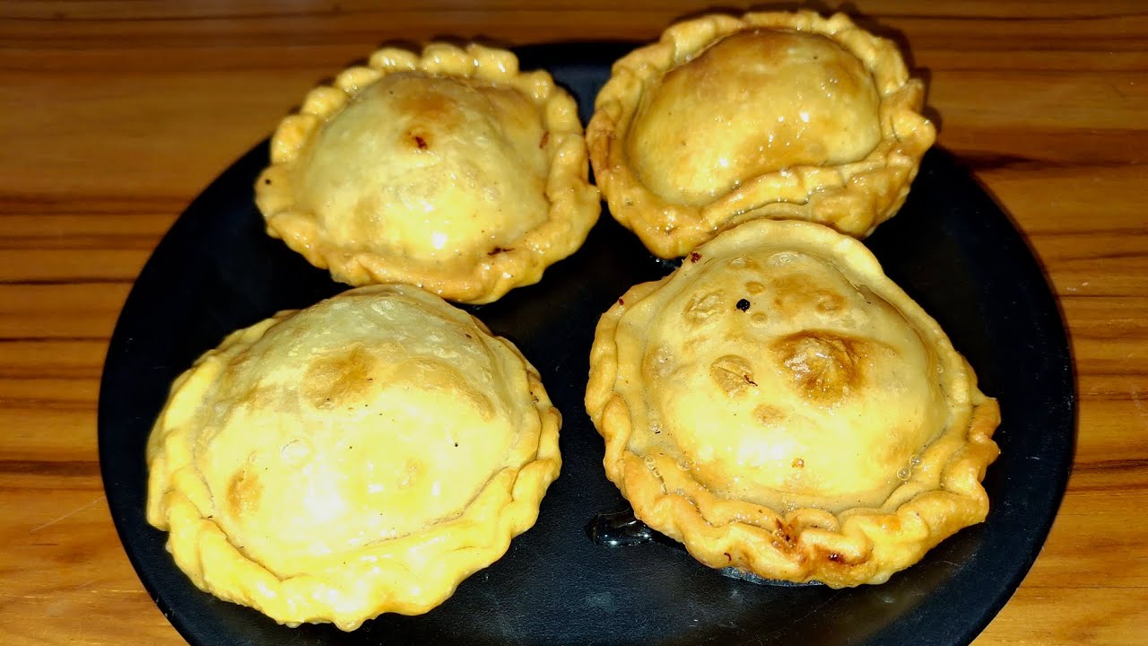 Holi Special Gujiya| Chandrakala Gujiya Recipe| होली पर बनाएं चंद्रकला गुजिया | Tasty Indian Dessert