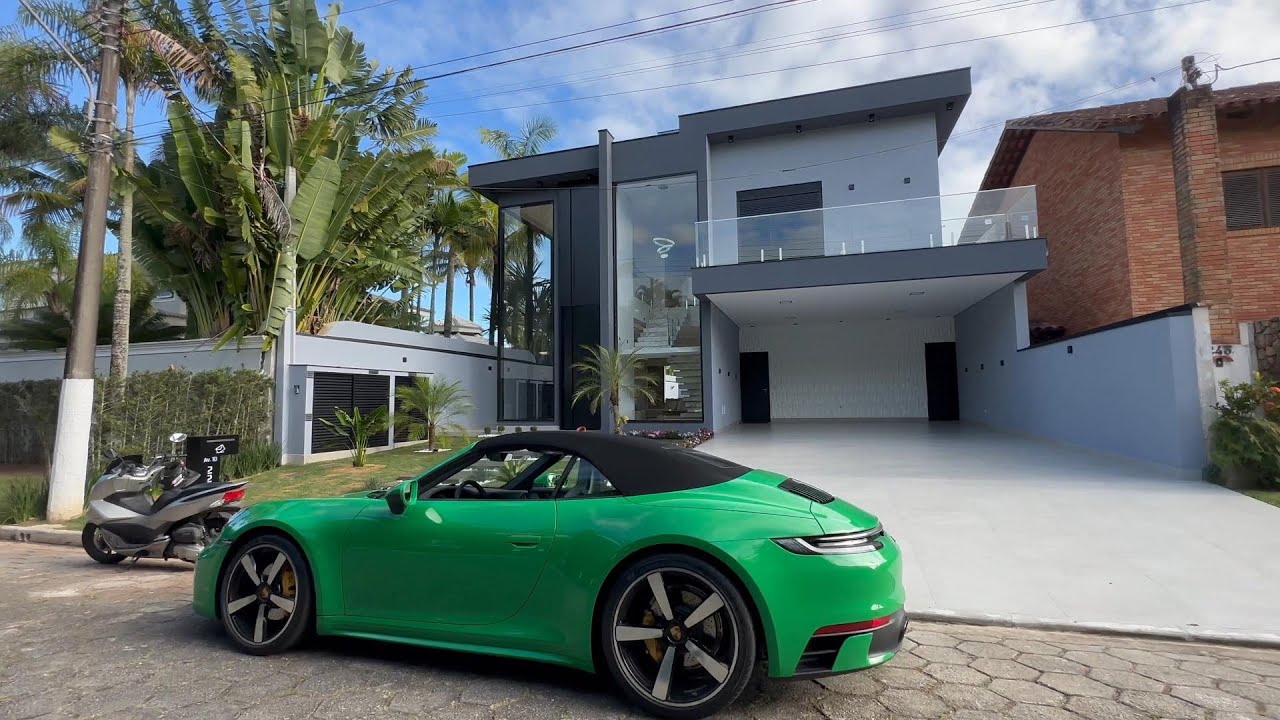 Casa nova DECORADA à venda no Jardim Acapulco Guarujá