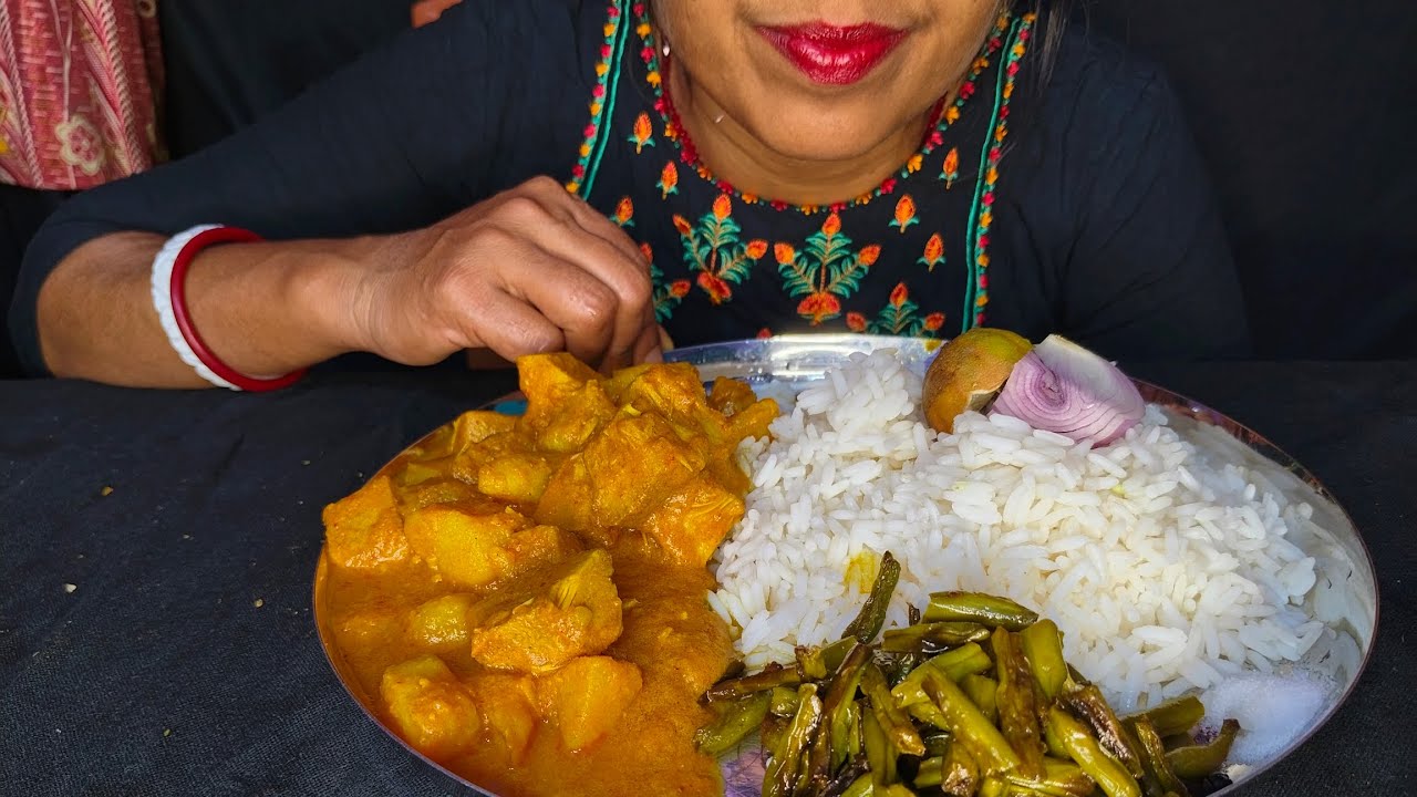 Eating Rice 🍚 Jackfruit curry beans 🍋 lemon onion 🧅#mukbang #asmr #asmrsounds #popular 