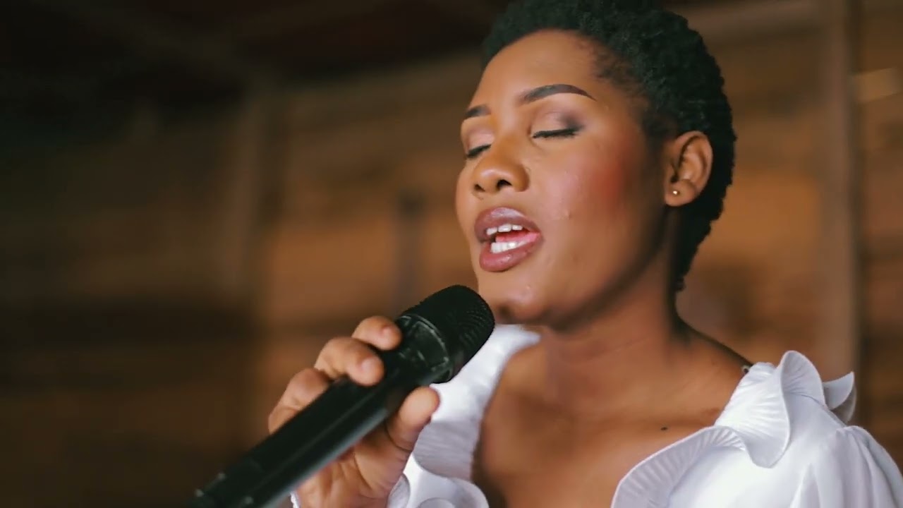 Baba nina kuabudu Cover by Mwamini Kamushera cuk music production