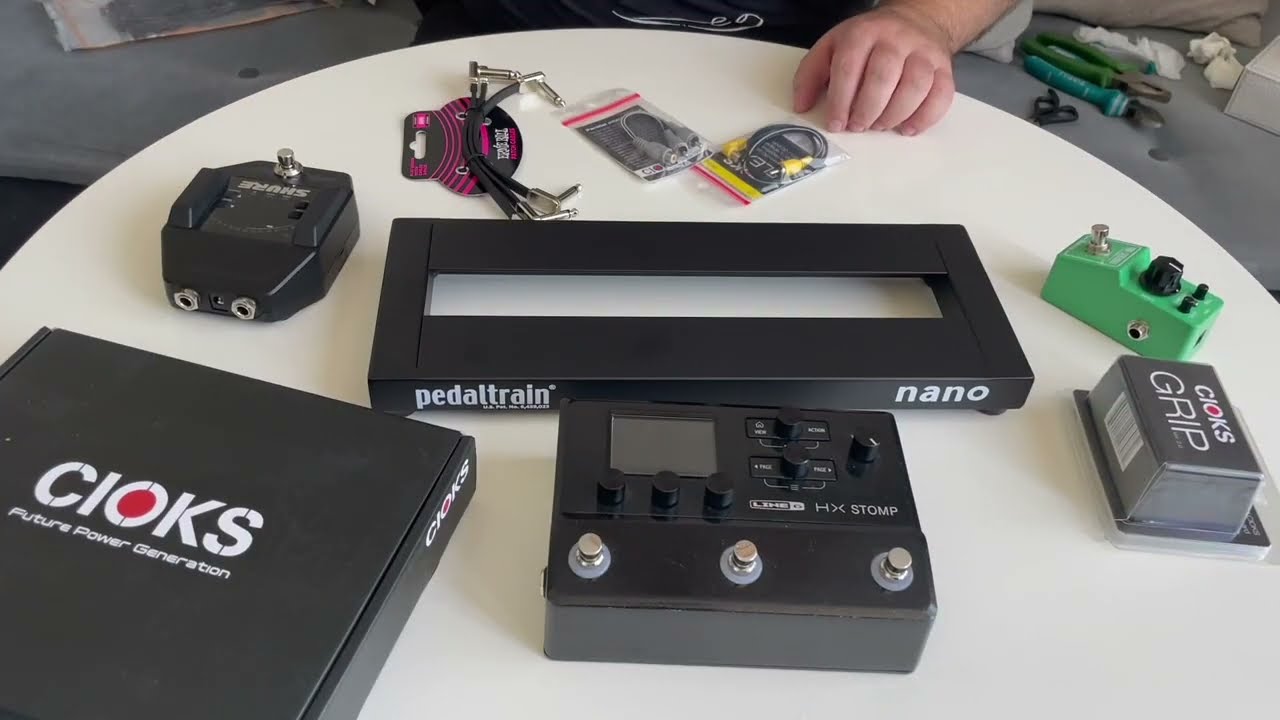 Small compact pedalboard build