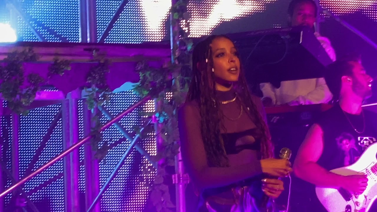 Tinashe - Save Room for Us (Live) 333 Tour