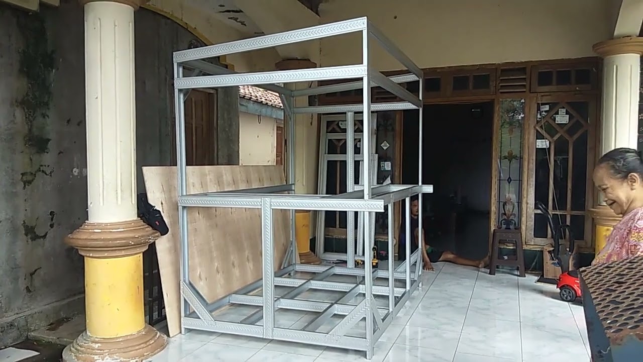 Rangka booth baja ringan... sangat kokoh dengan rifet..