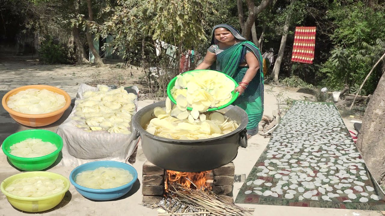 आलू के चिप्स बनाने का एकदम सरल तरीका देख कर कहेंगे पहले क्यों नहीं पता था Potato Chips Recipe