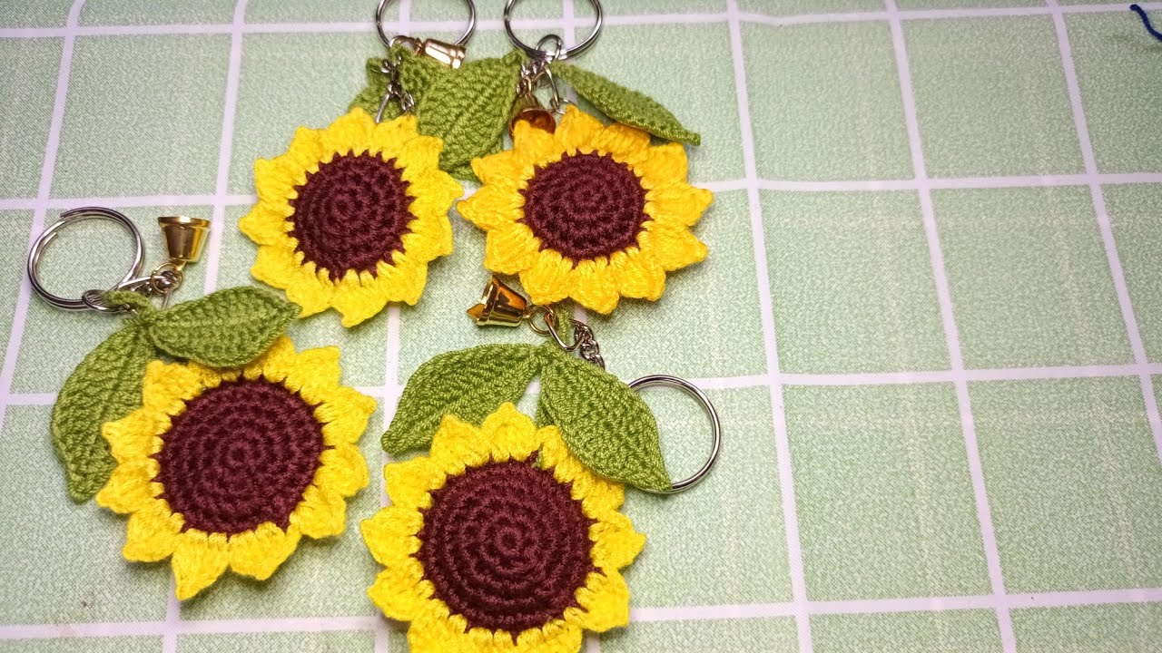 sunflower keychain พวงกุญแจดอกทานตะวัน