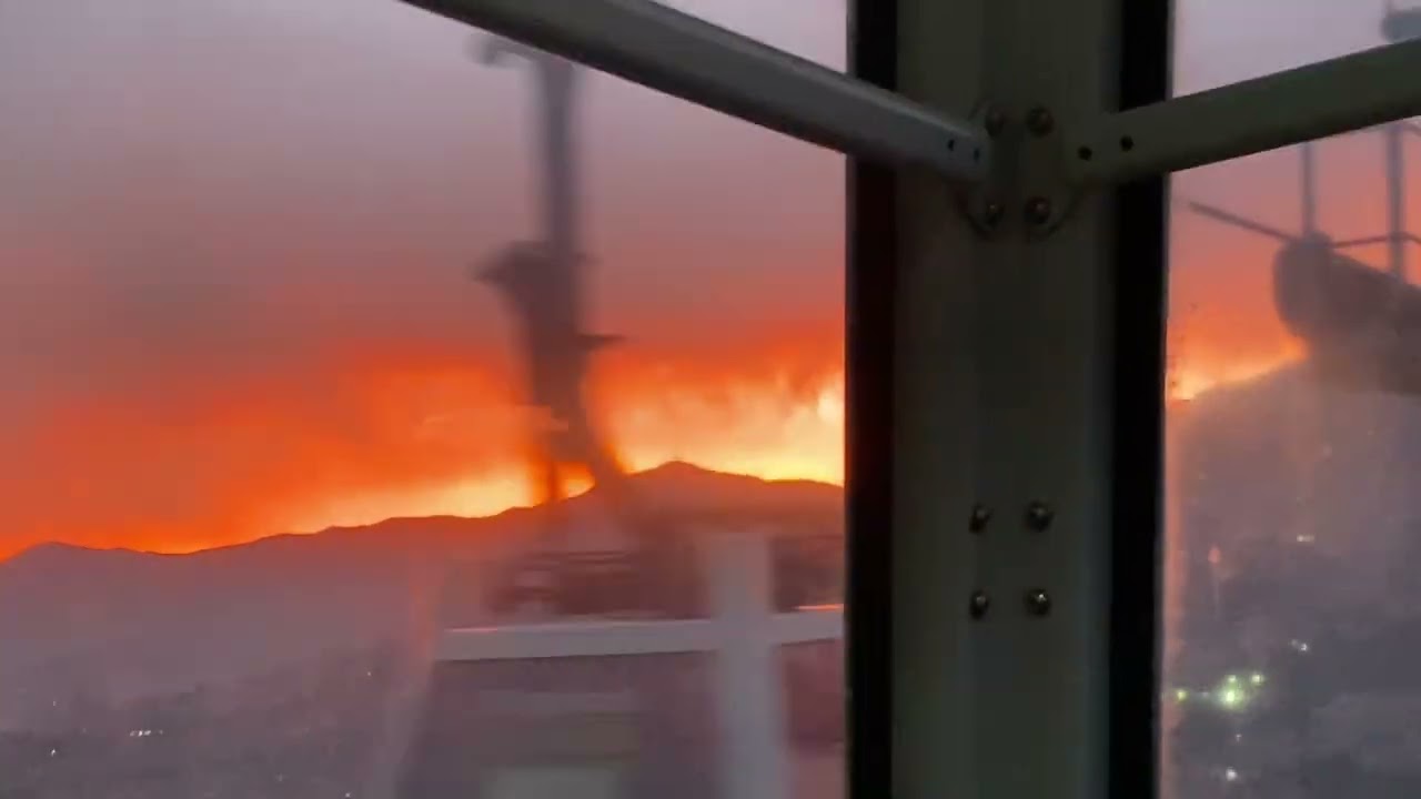 Atardecer de Medellin desde el cable.