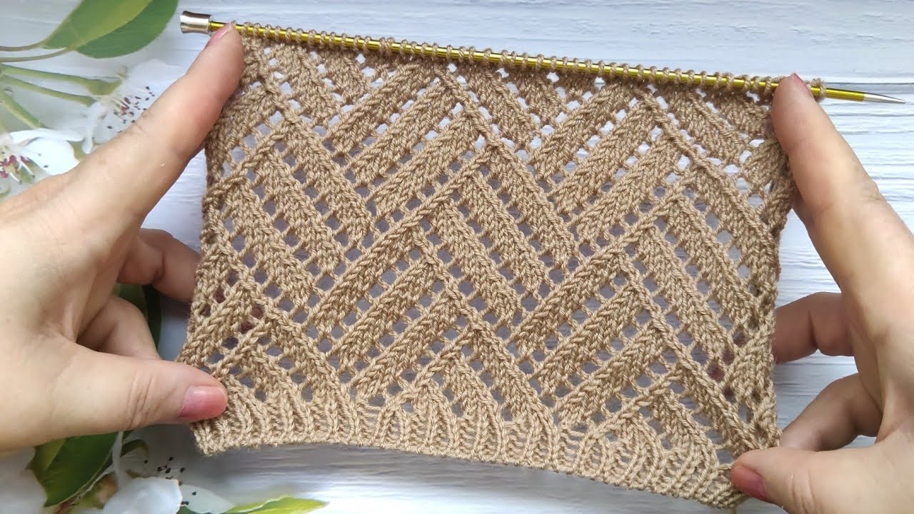 Lace Stitch Knit Pattern | Ajourmuster stricken | Punto Traforato ai ferri | Point Ajouré au Tricot