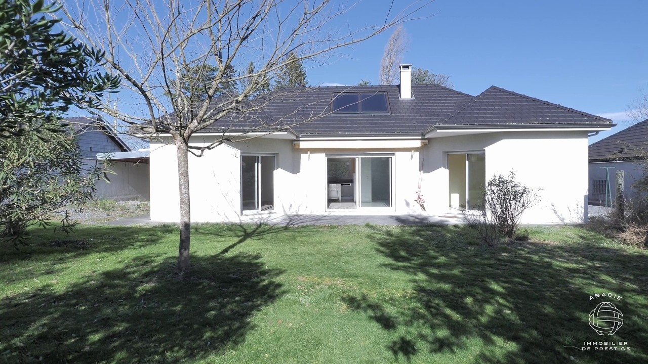 Maison à Oloron-Sainte-Marie :  100 m² de plain pied, 3 chambres avec jardin vue Pyrénées