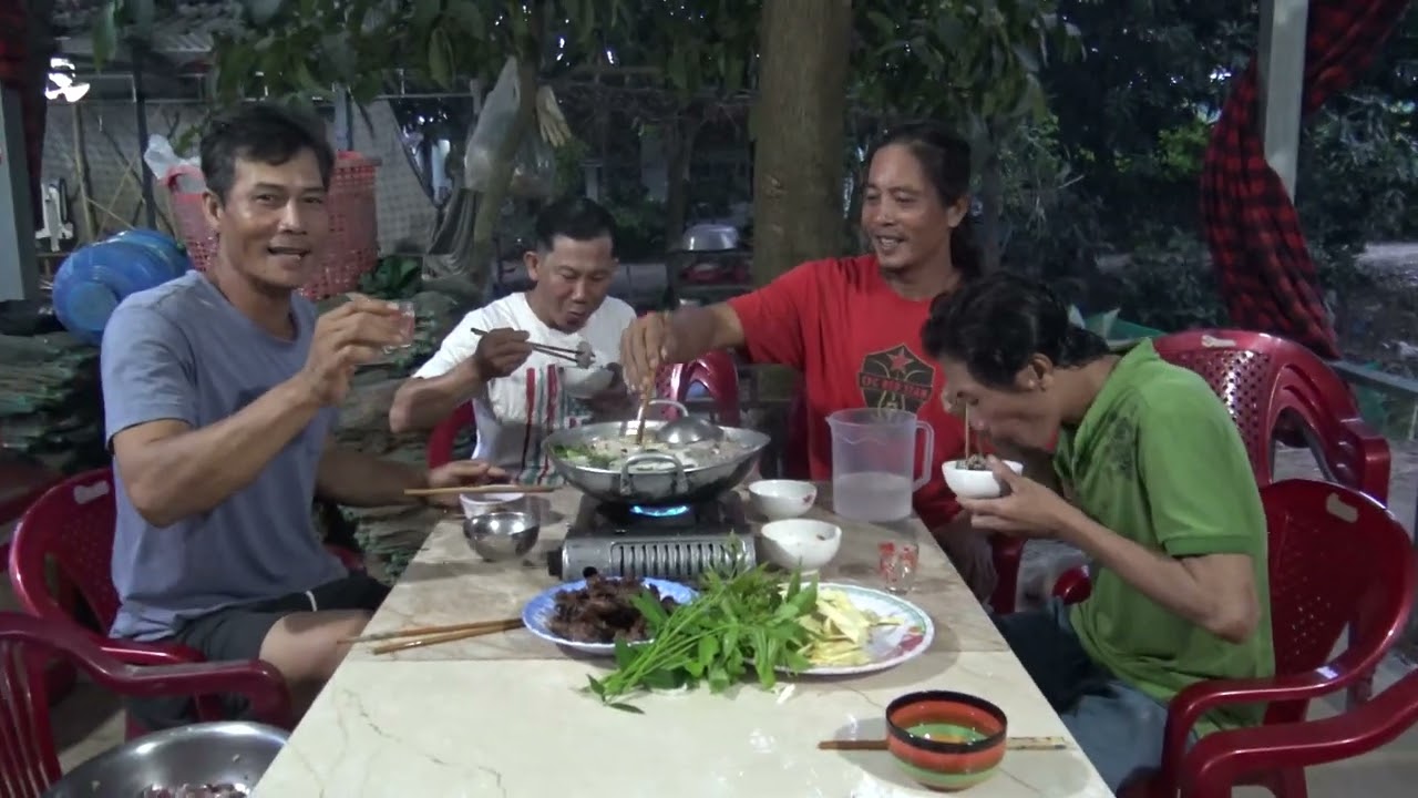 CHUỘT NẤU CANH MỒNG TƠI