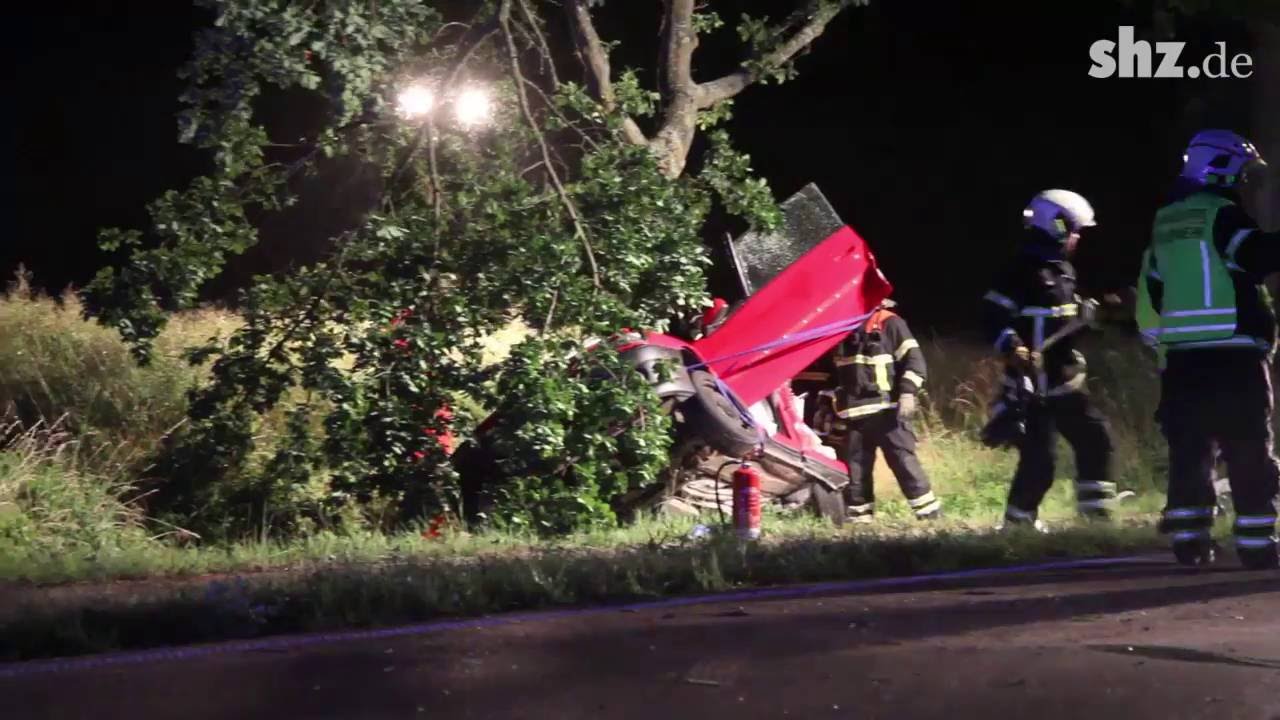 Oldenburg in Holstein: Zwei Tote bei schwerem Unfall mit Cabrio