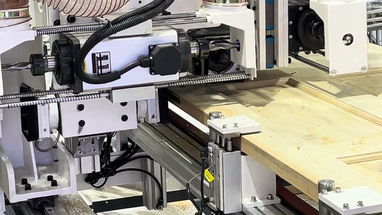 Multifunctions CNC door lock machine (CNC engrave on door)