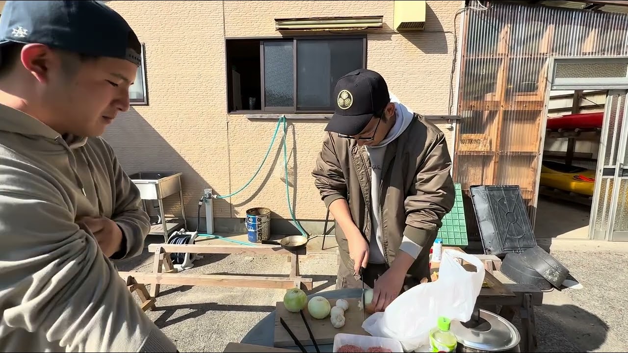 料理に挑戦。海の家の料理ができない2人組①