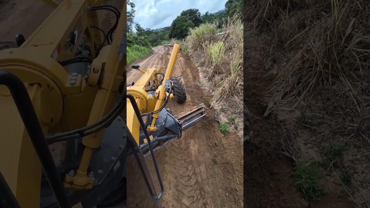Tampando erosões #xcmg #patrol #patroleiro #estrada #operador #trator 